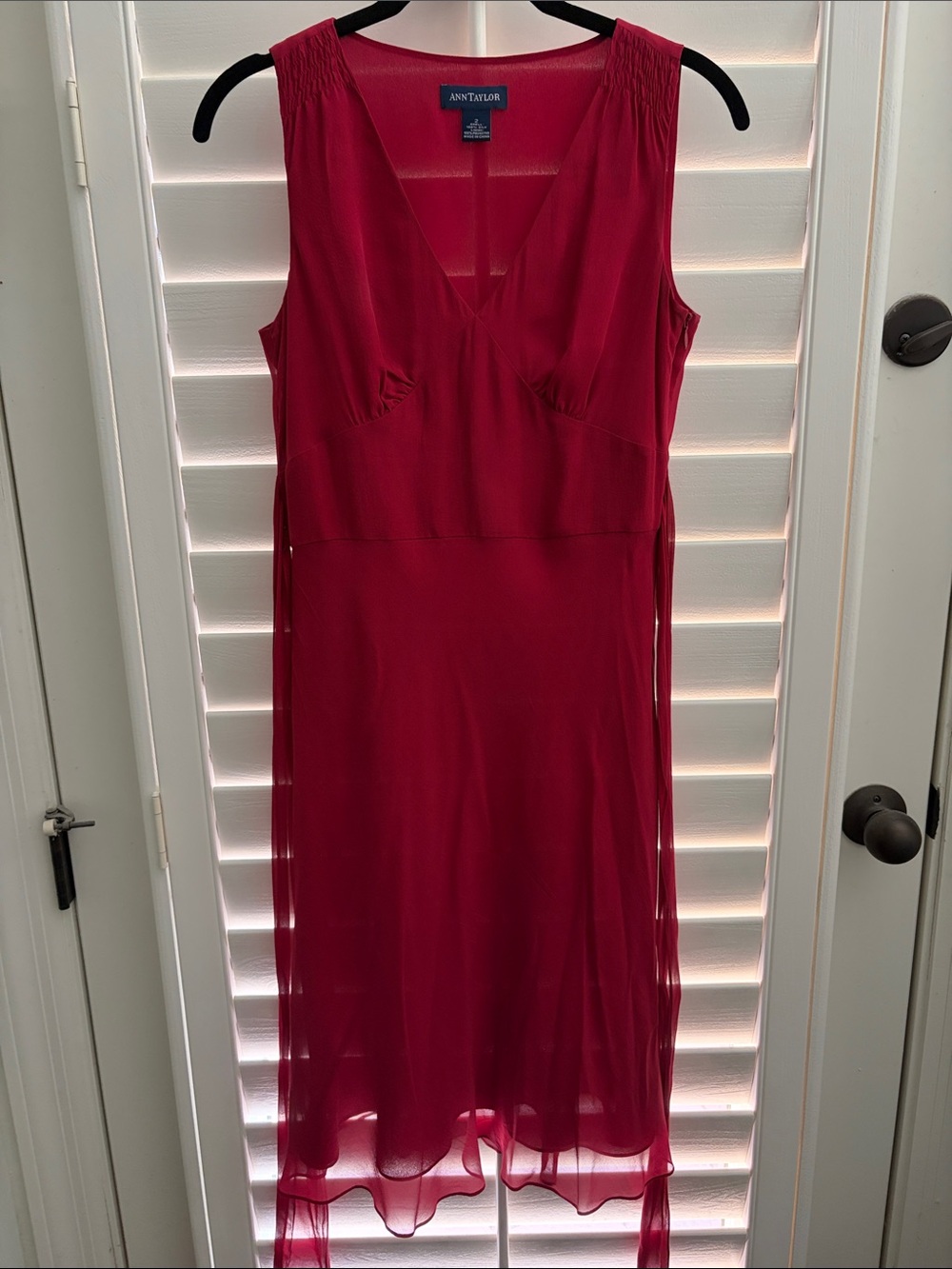Ann Taylor Size 2 Sleeveless V-Neck Fuchsia Midi Dress